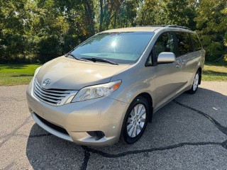 Image for 2016 Toyota Sienna LE ID: 6842808