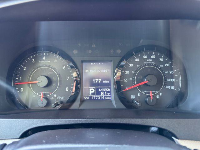 2016 Toyota Sienna Image 21