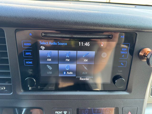 2016 Toyota Sienna Image 22