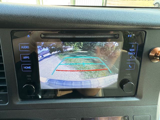 2016 Toyota Sienna Image 23