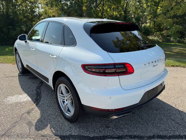 2017 Porsche Macan Image 3