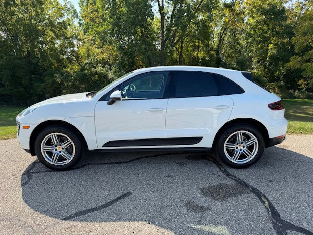 2017 Porsche Macan Image 5