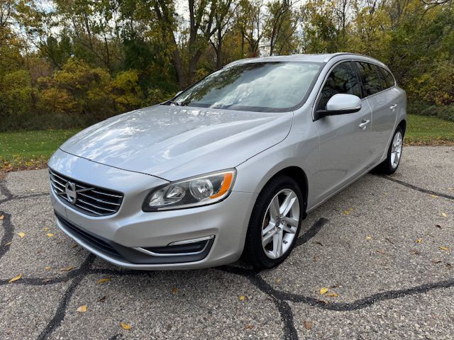 2015 Volvo V60 Image 1