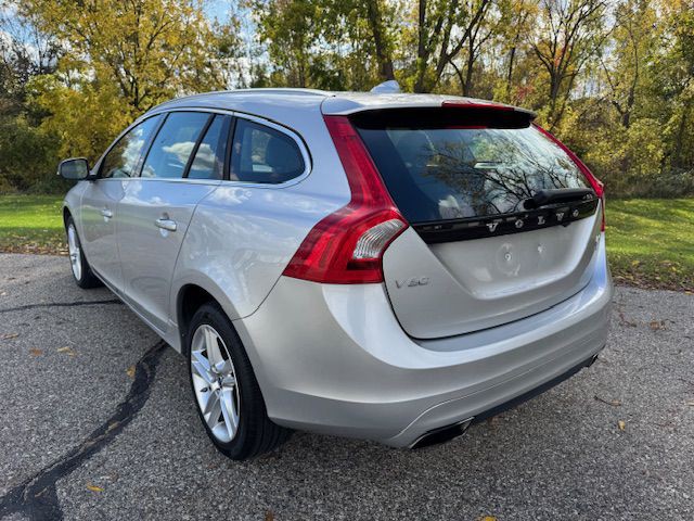 2015 Volvo V60 Image 5