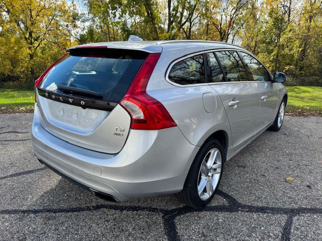 2015 Volvo V60 Image 6
