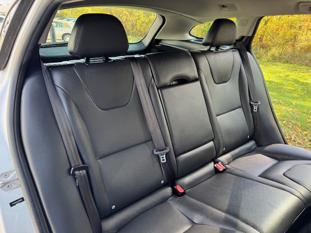2015 Volvo V60 Image 17