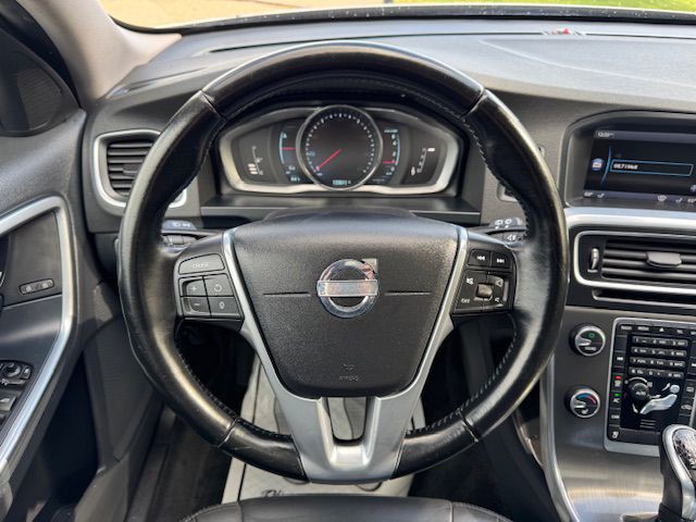 2015 Volvo V60 Image 19