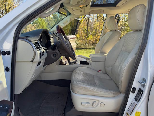 2013 Lexus GX Image 11