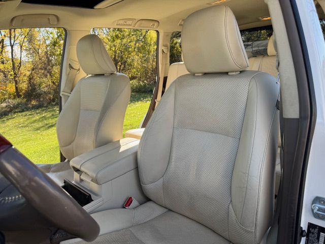 2013 Lexus GX Image 12