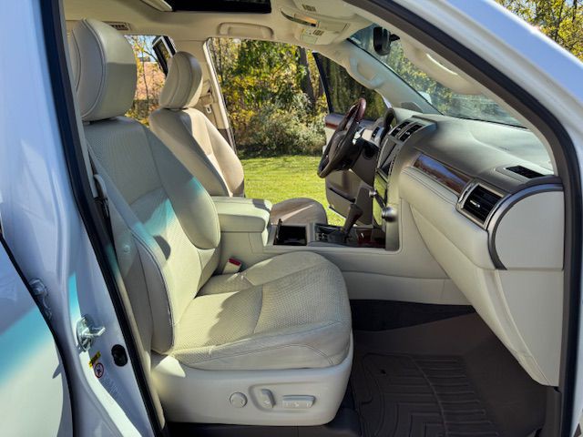 2013 Lexus GX Image 14