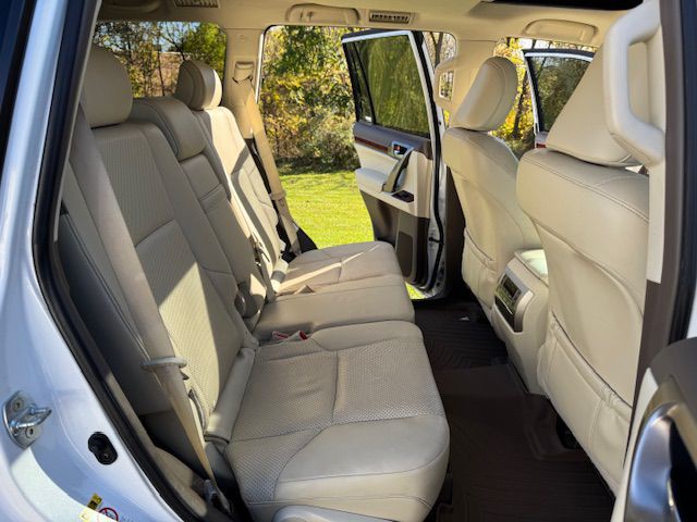 2013 Lexus GX Image 19