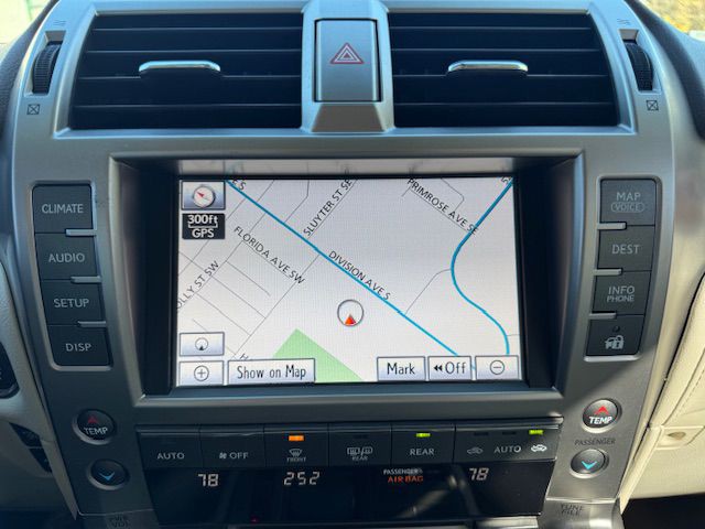 2013 Lexus GX Image 24