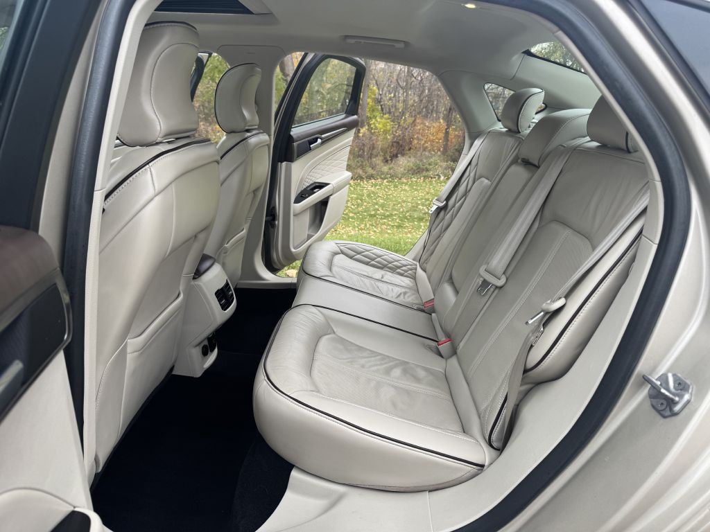 2017 Ford Fusion Image 18