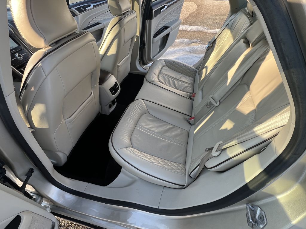 2017 Ford Fusion Image 16