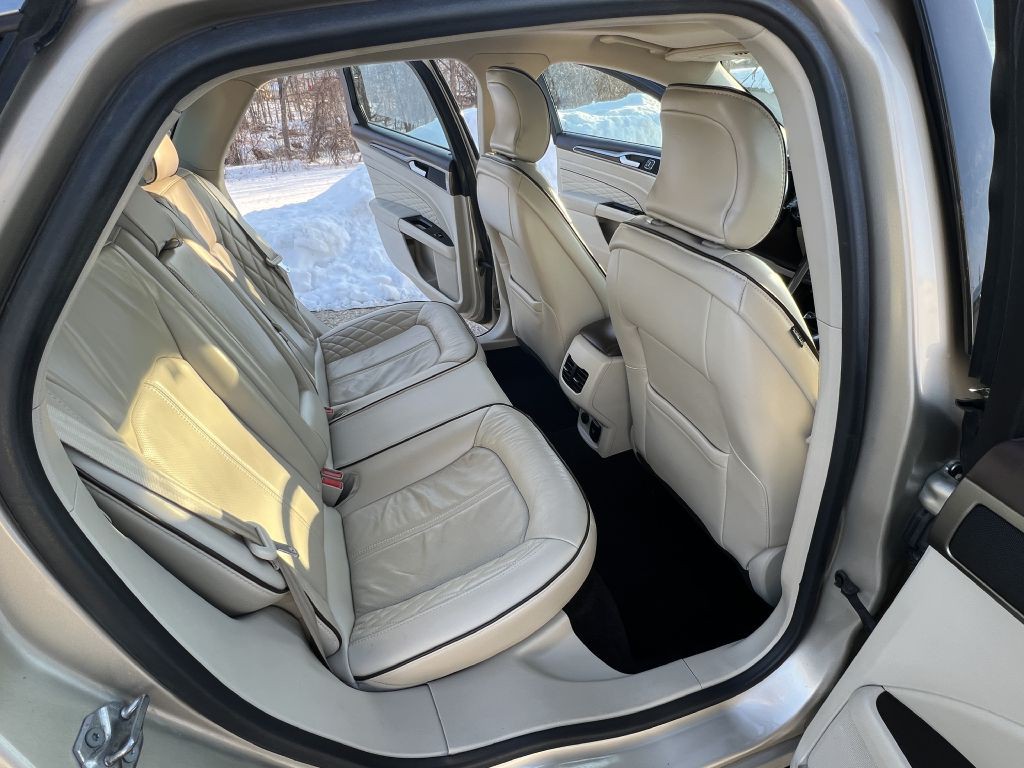 2017 Ford Fusion Image 17