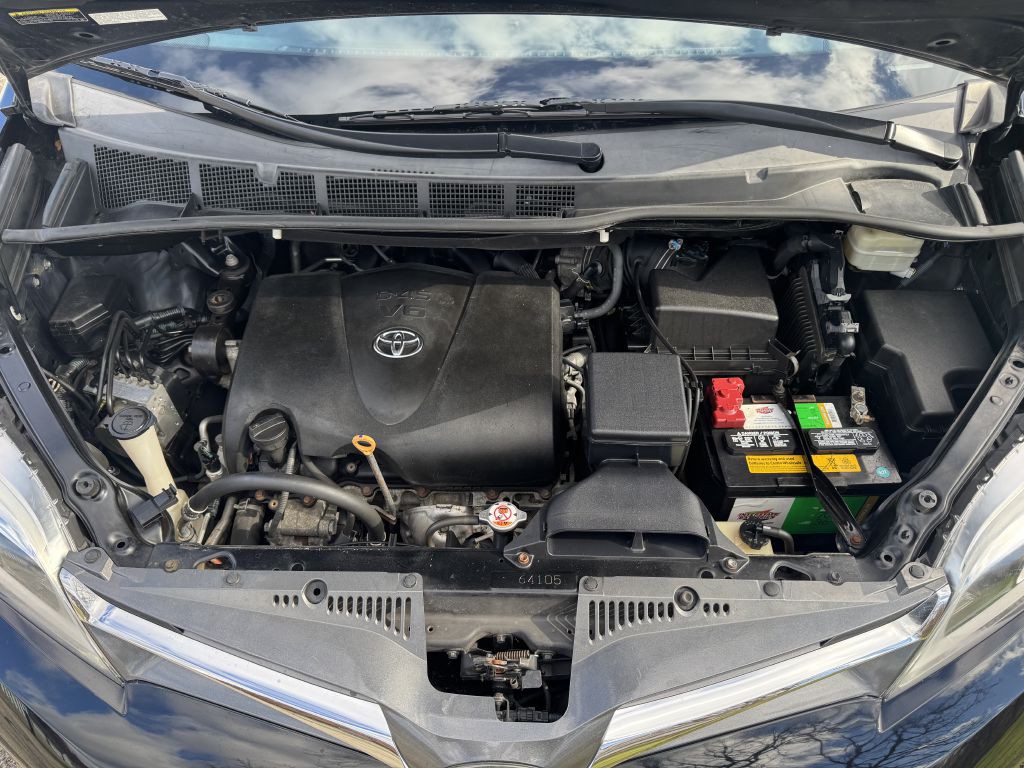 2018 Toyota Sienna Image 7