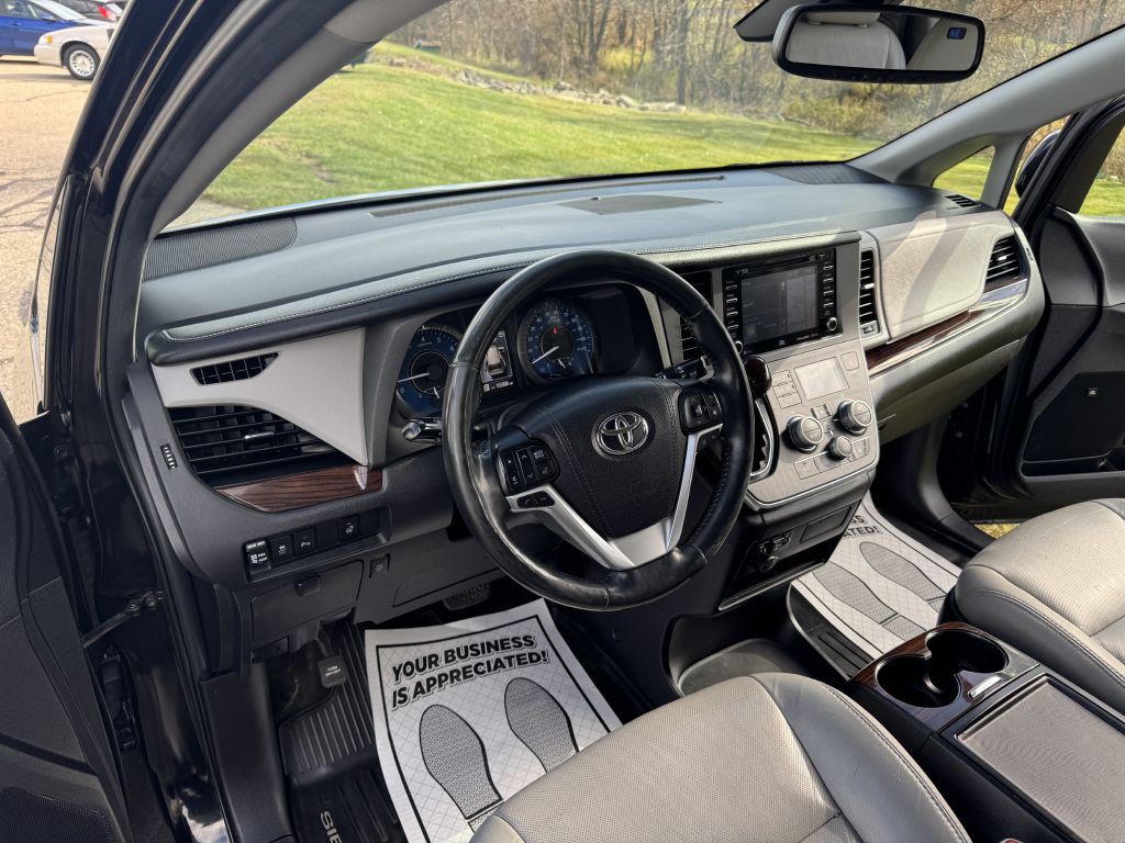 2018 Toyota Sienna Image 9