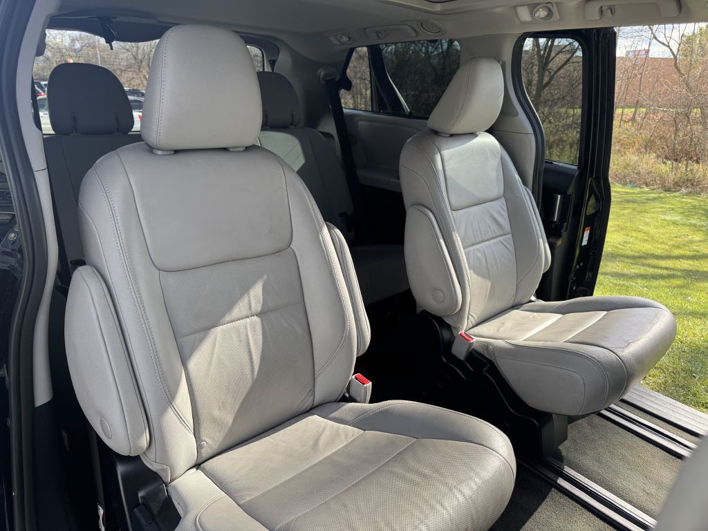 2018 Toyota Sienna Image 18