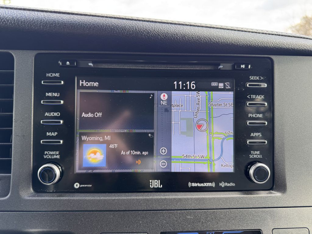 2018 Toyota Sienna Image 25