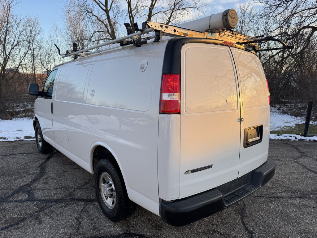 2019 Chevrolet Express Image 3