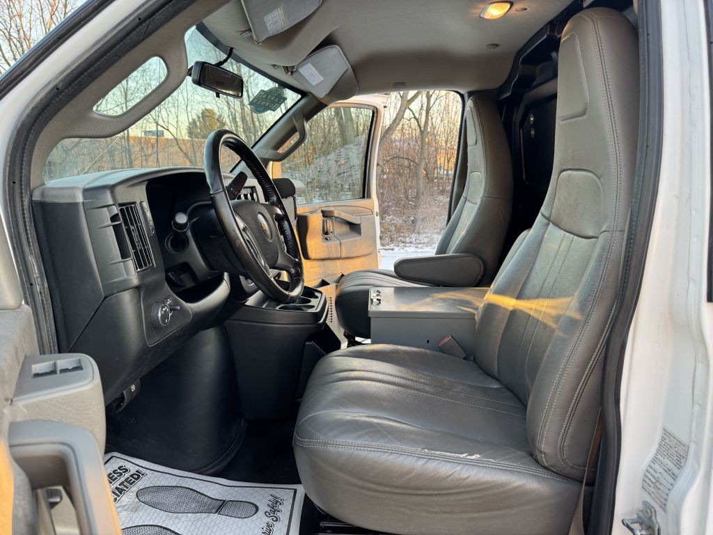 2019 Chevrolet Express Image 14