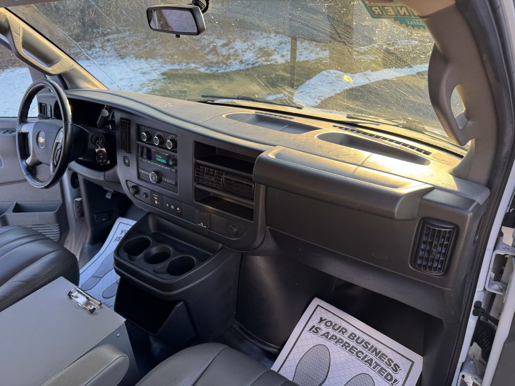 2019 Chevrolet Express Image 16