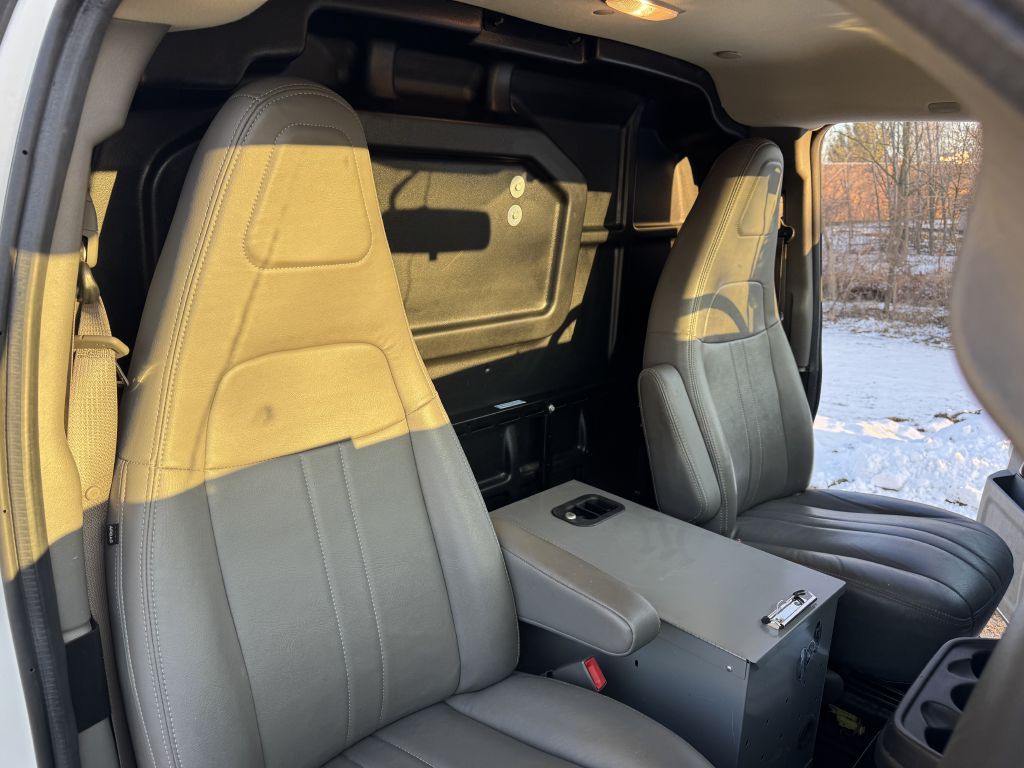 2019 Chevrolet Express Image 18