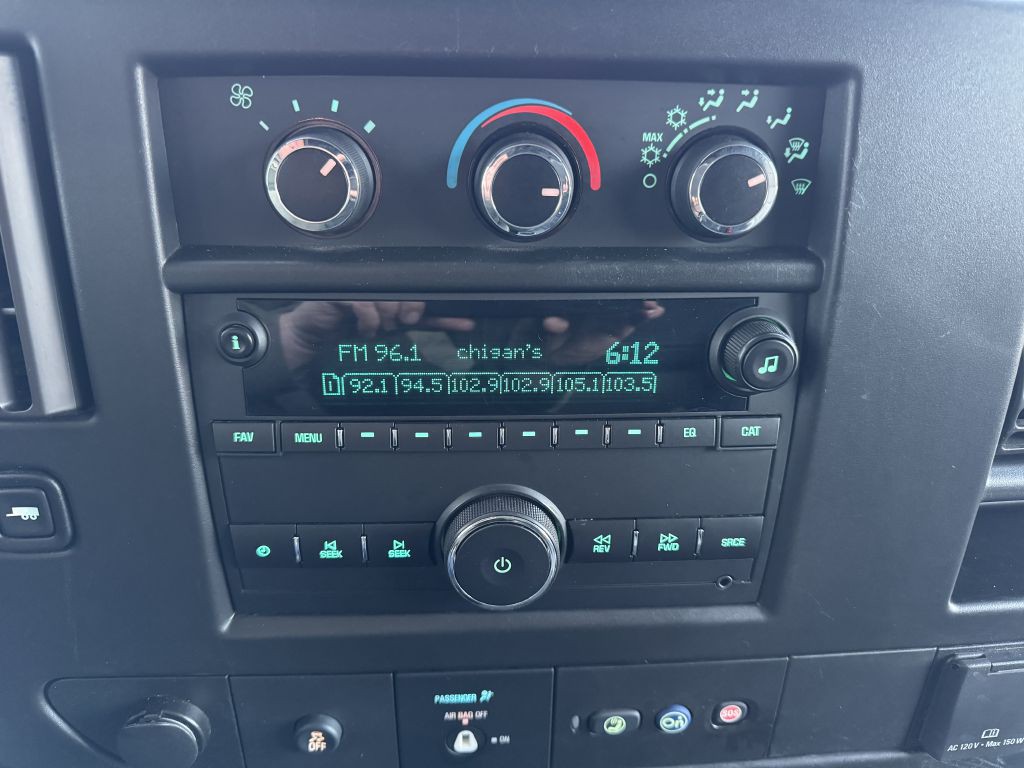 2019 Chevrolet Express Image 21