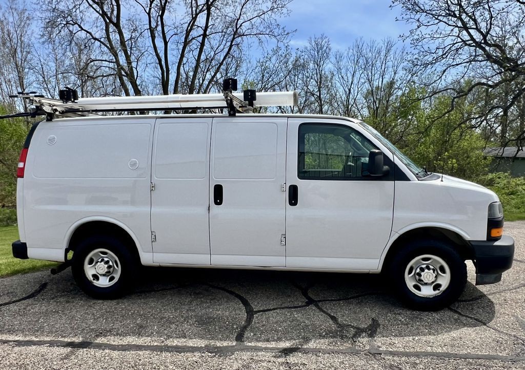 2019 Chevrolet Express Image 3