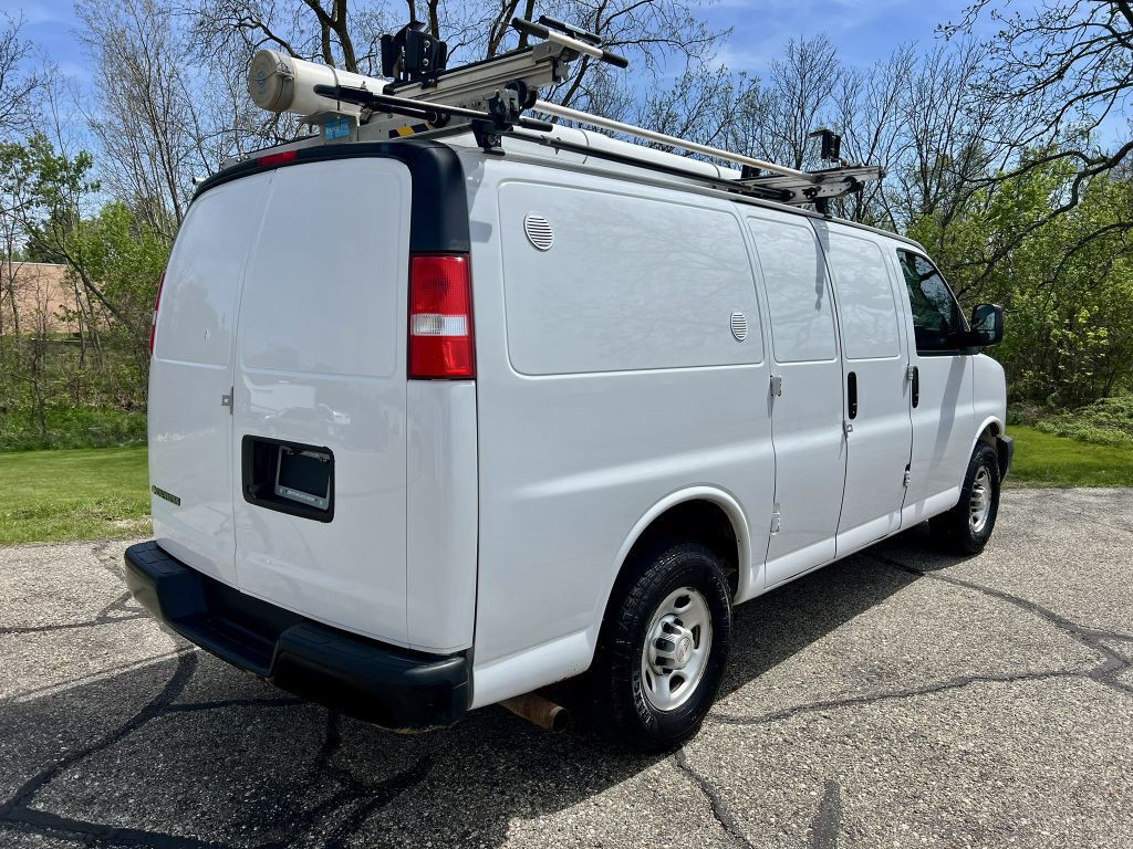 2019 Chevrolet Express Image 4