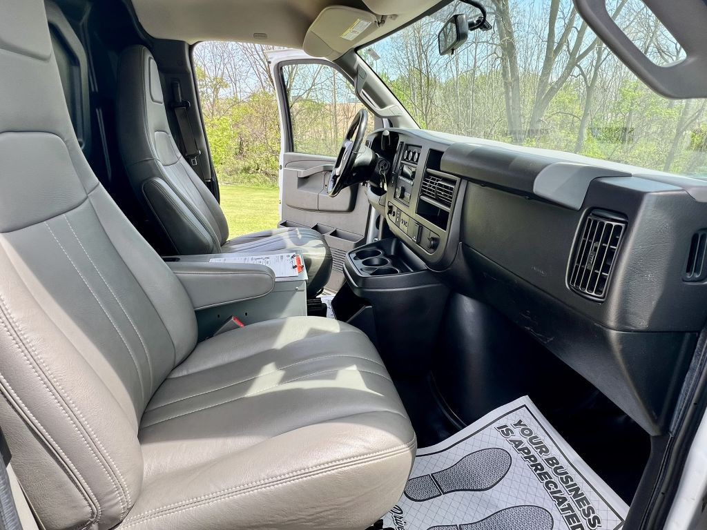 2019 Chevrolet Express Image 8