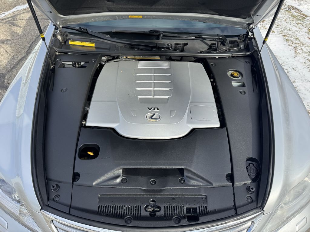 2012 Lexus LS Image 8