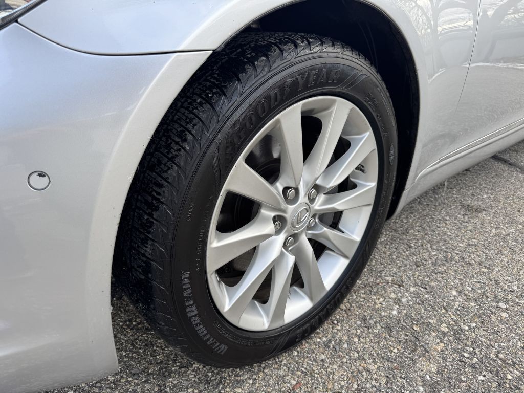 2012 Lexus LS Image 10