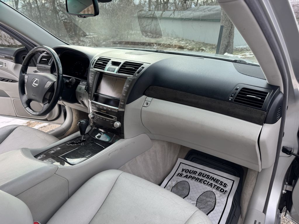 2012 Lexus LS Image 15