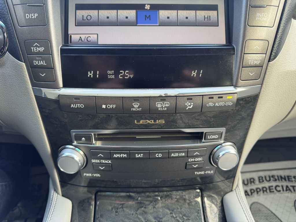 2012 Lexus LS Image 25