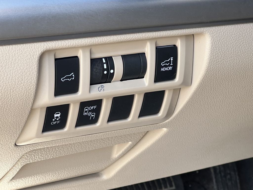 2017 Subaru Outback Image 16