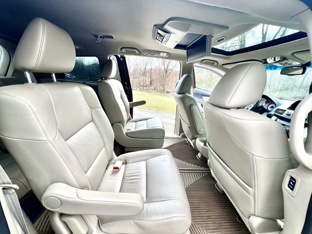 2012 Honda Odyssey Image 8