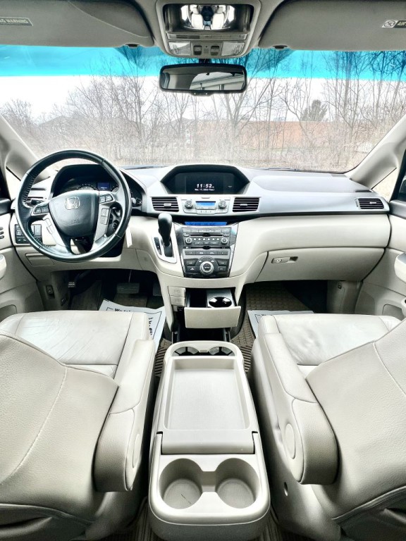 2012 Honda Odyssey Image 16