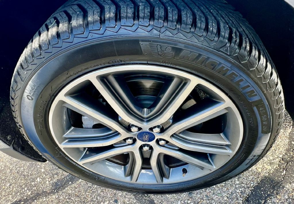 2021 Ford Edge Image 17