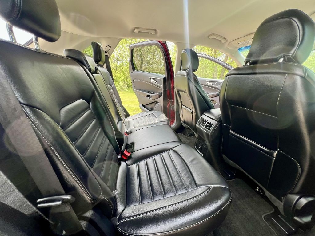 2016 Ford Edge Image 10