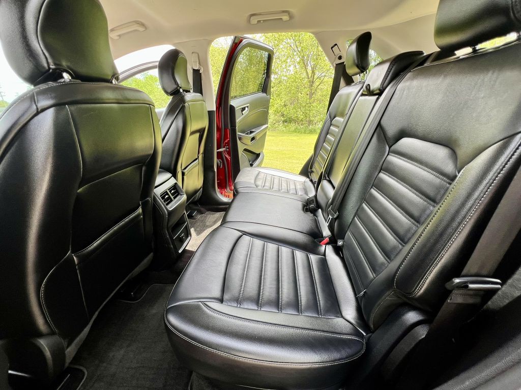 2016 Ford Edge Image 11