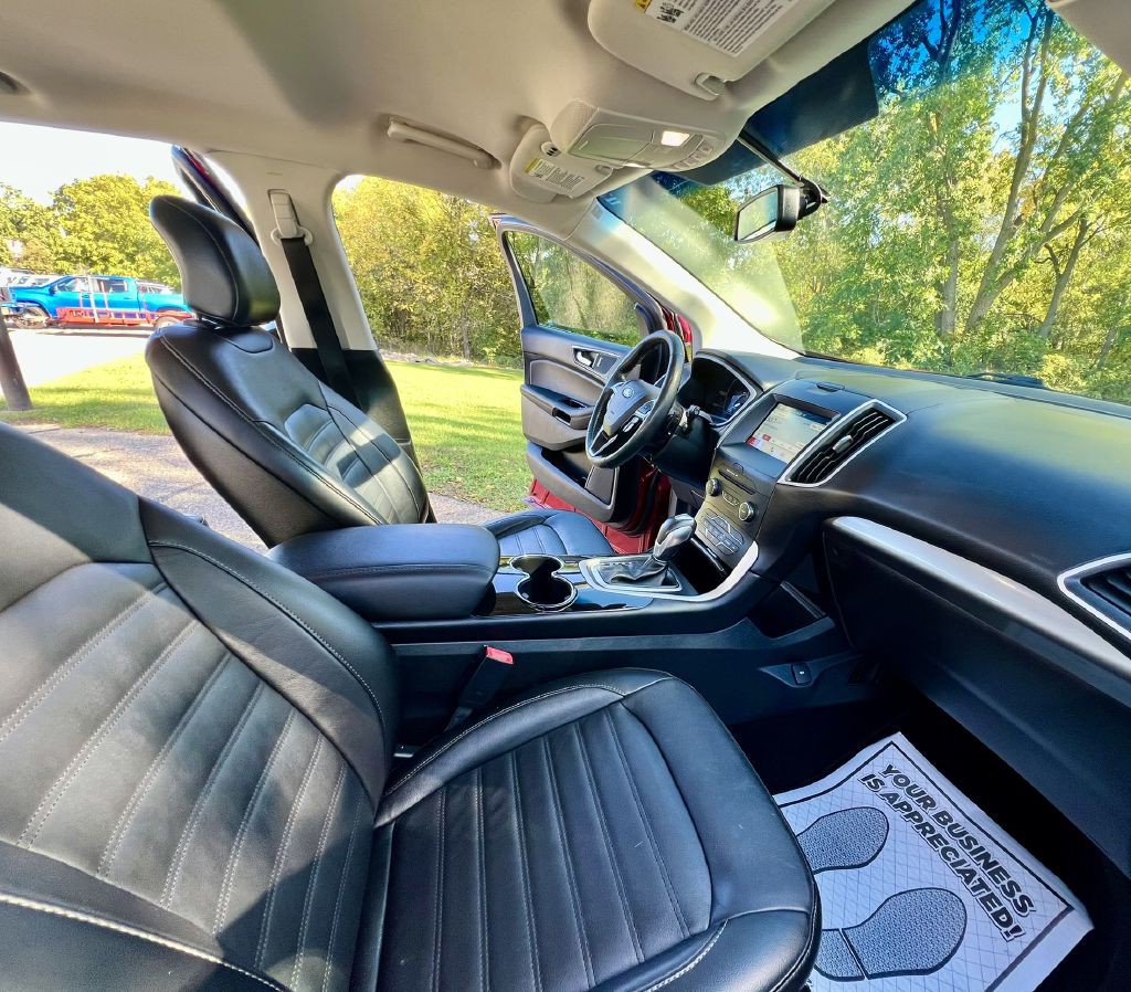 2016 Ford Edge Image 17