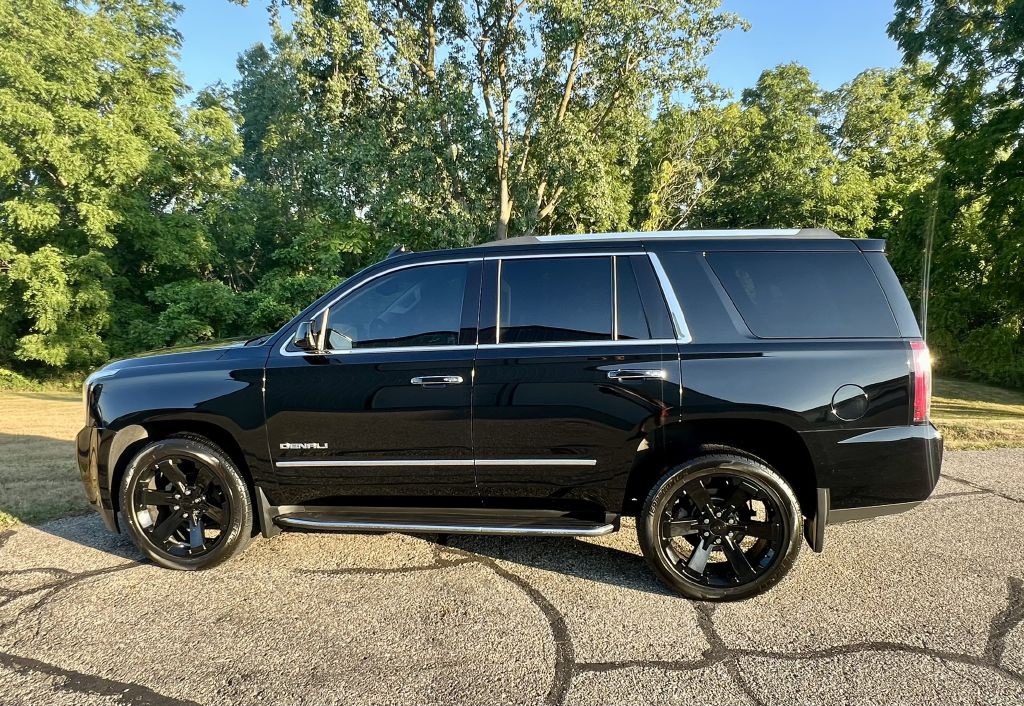 2020 GMC Yukon Image 2