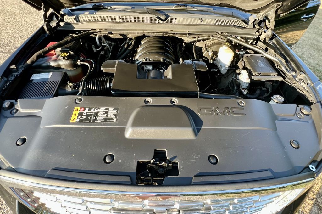 2020 GMC Yukon Image 26