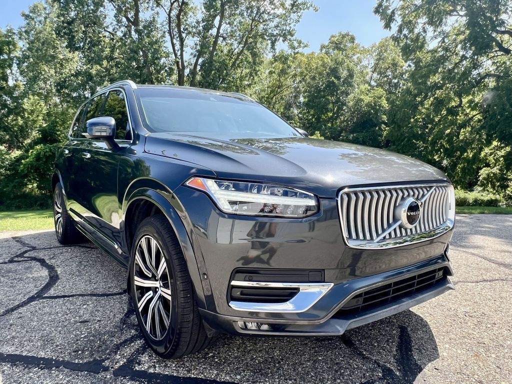 2021 Volvo XC90 Image 2