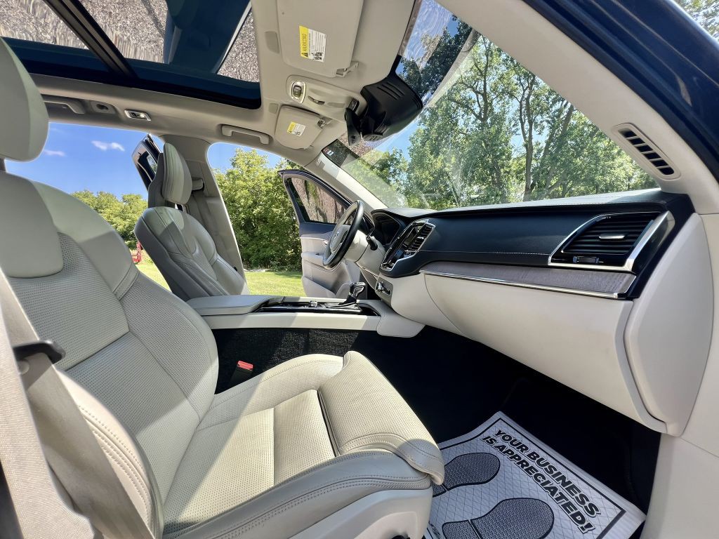 2021 Volvo XC90 Image 8