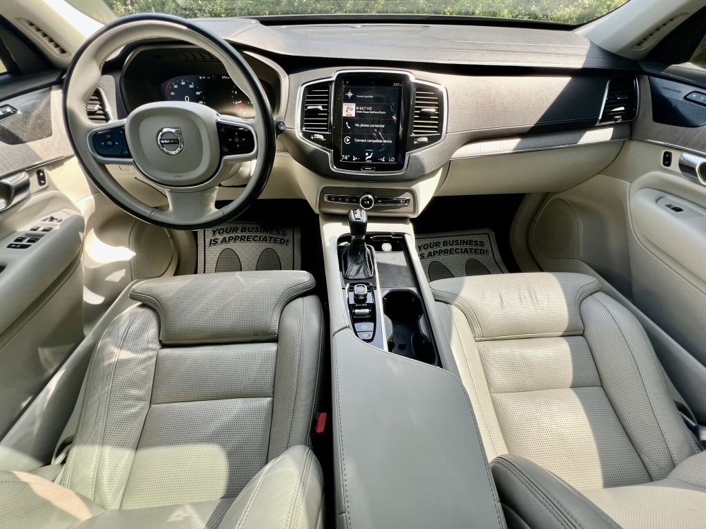 2021 Volvo XC90 Image 9
