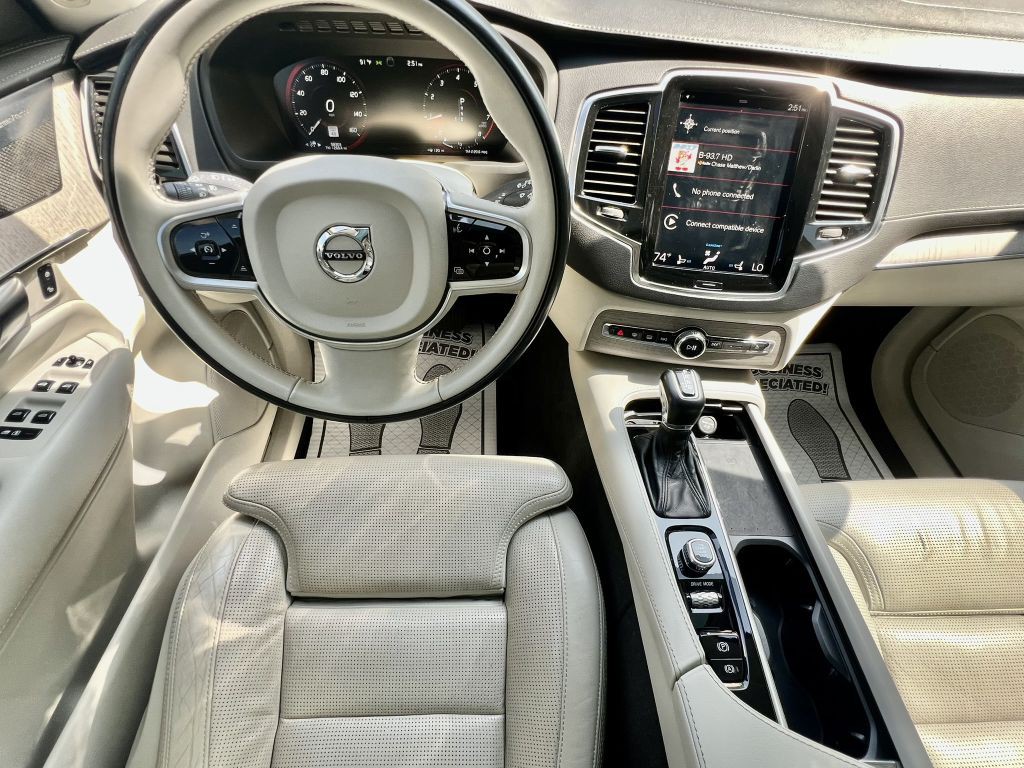 2021 Volvo XC90 Image 10