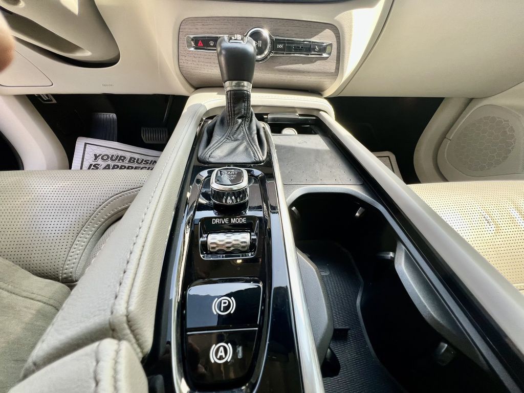 2021 Volvo XC90 Image 13