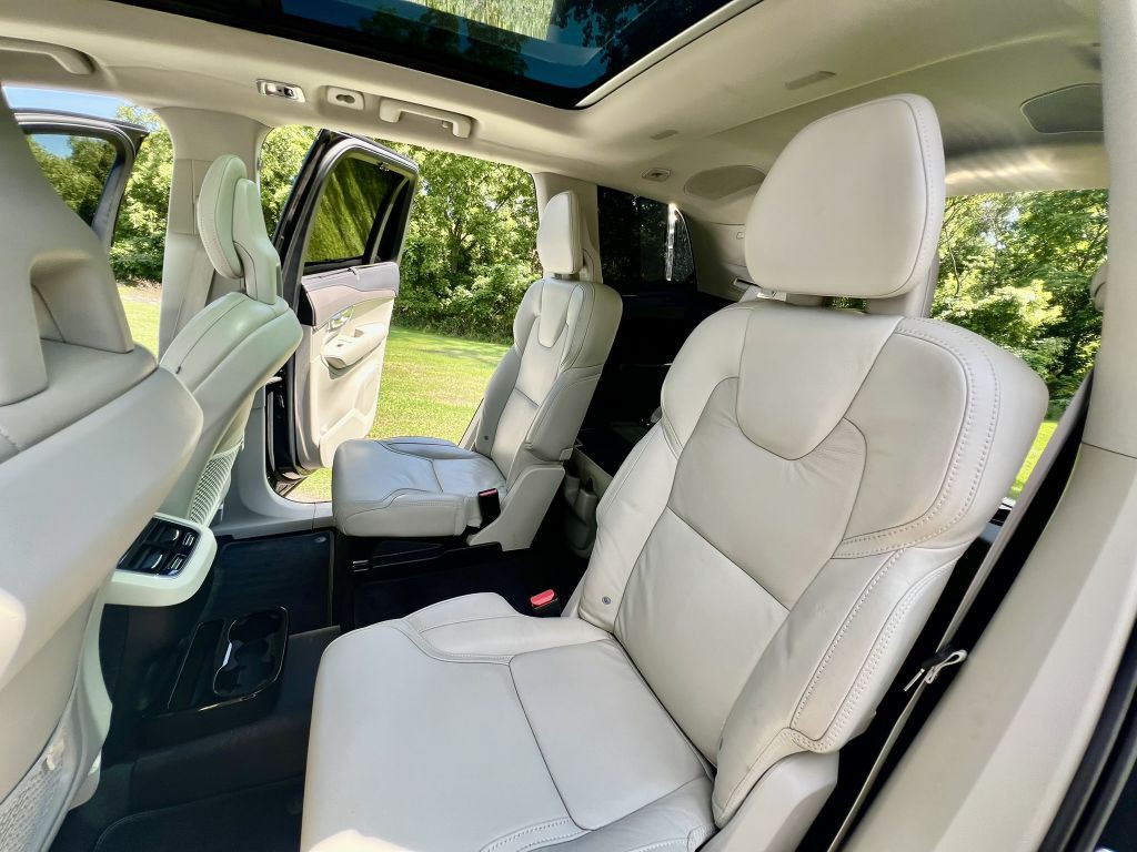 2021 Volvo XC90 Image 15